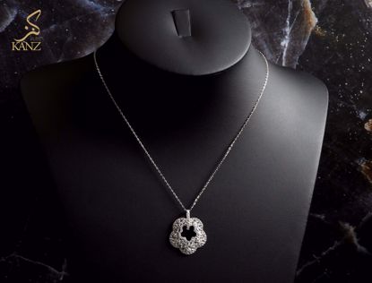 صورة عقد ذهب ابيض